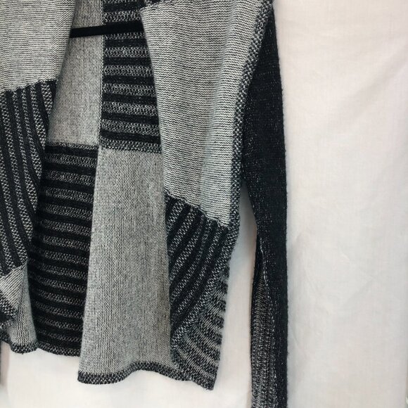 Vintage CAbi Wool Acrylic Black and Gray Womens Shawl Wrap Size M - Picture 4 of 8